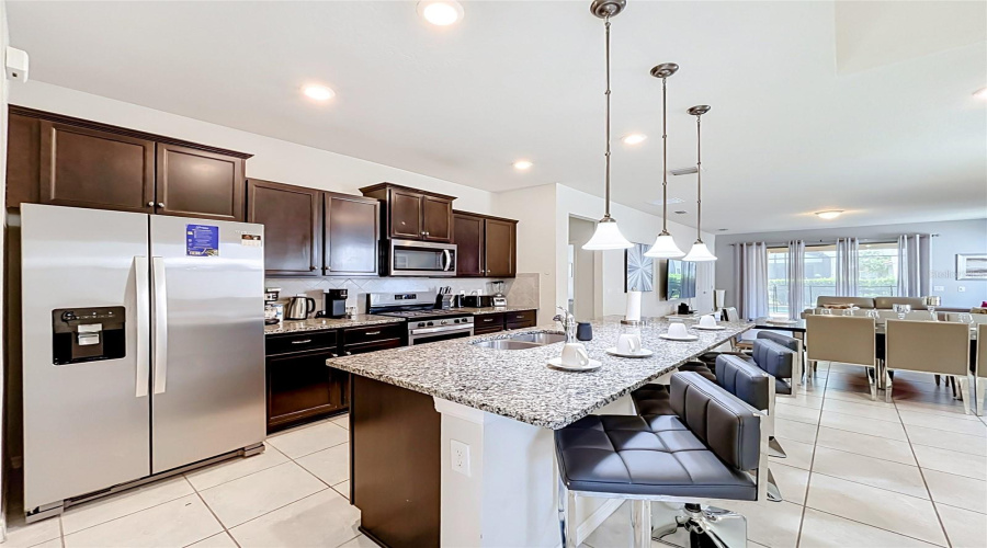 Davenport, Florida 33837, 7 Bedroom Bedrooms, ,5 Bathroombathrooms,Residential,For Sale,Misty Oak,0,Mfro6436907