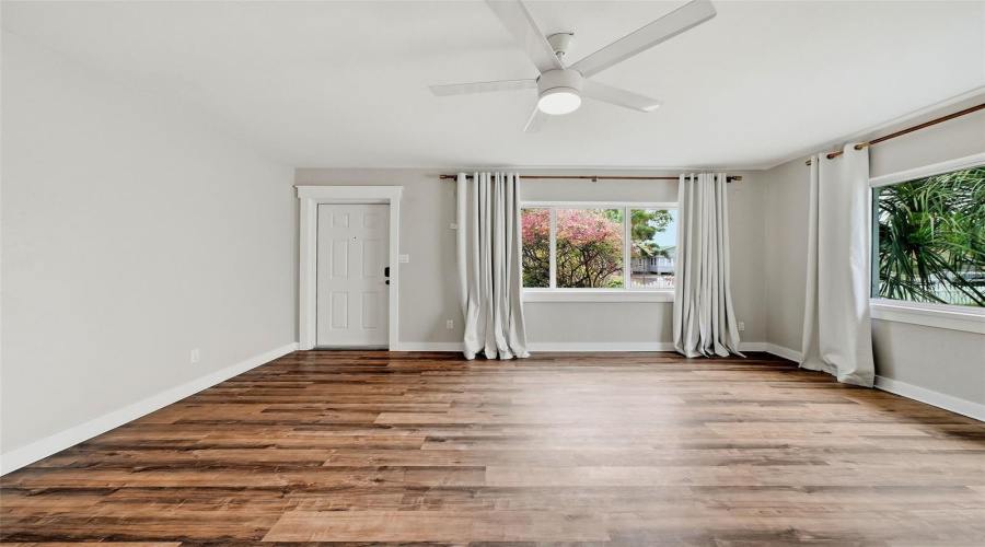 St Petersburg, Florida 33713, 2 Bedroom Bedrooms, ,1 Bathroombathrooms,Residential,For Sale,Burlington,0,Mfrtb8515980