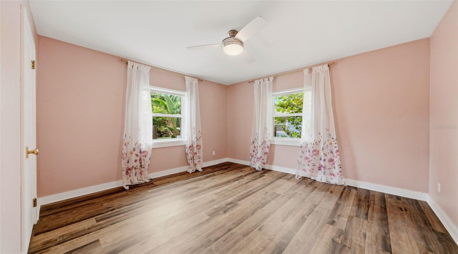 St Petersburg, Florida 33713, 2 Bedroom Bedrooms, ,1 Bathroombathrooms,Residential,For Sale,Burlington,0,Mfrtb8515980