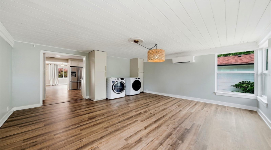 St Petersburg, Florida 33713, 2 Bedroom Bedrooms, ,1 Bathroombathrooms,Residential,For Sale,Burlington,0,Mfrtb8515980