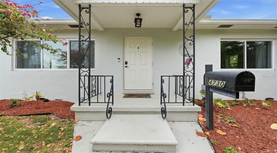 St Petersburg, Florida 33713, 2 Bedroom Bedrooms, ,1 Bathroombathrooms,Residential,For Sale,Burlington,0,Mfrtb8515980