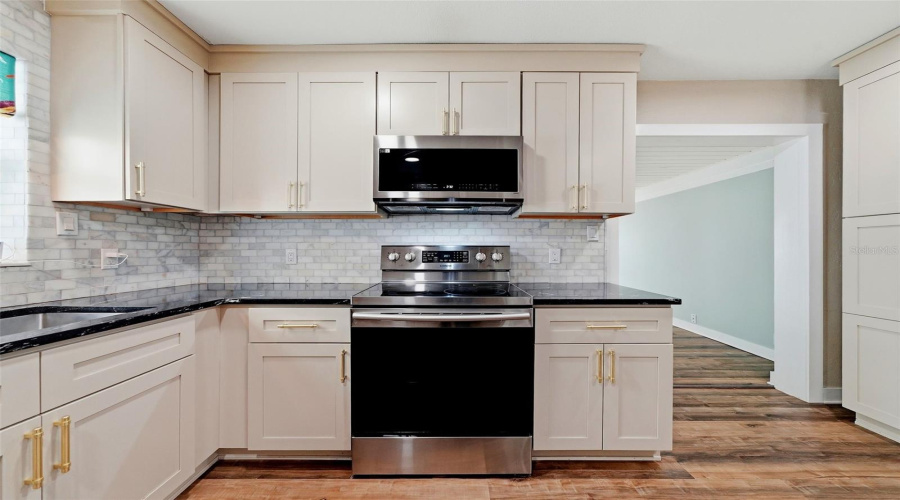 St Petersburg, Florida 33713, 2 Bedroom Bedrooms, ,1 Bathroombathrooms,Residential,For Sale,Burlington,0,Mfrtb8515980