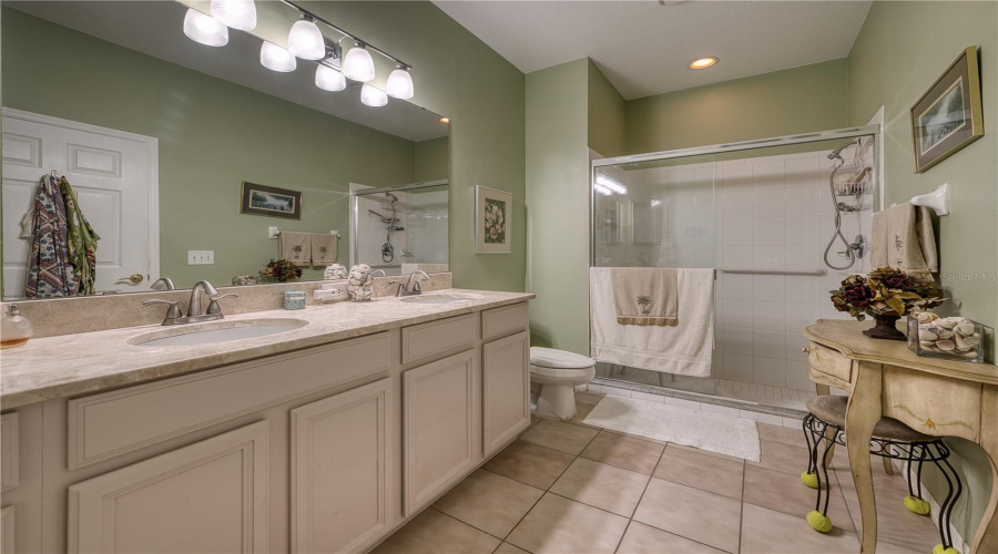Sarasota, Florida 34243, 2 Bedroom Bedrooms, ,2 Bathroombathrooms,Residential,For Sale,Cascade Falls,0,Mfra4698780