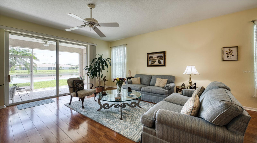 Sarasota, Florida 34243, 2 Bedroom Bedrooms, ,2 Bathroombathrooms,Residential,For Sale,Cascade Falls,0,Mfra4698780