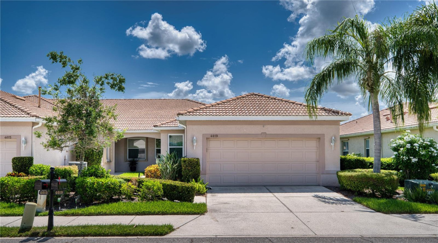 Sarasota, Florida 34243, 2 Bedroom Bedrooms, ,2 Bathroombathrooms,Residential,For Sale,Cascade Falls,0,Mfra4698780