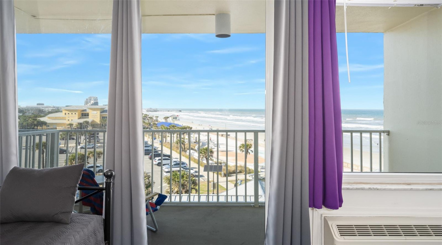 Daytona Pier In The Background
