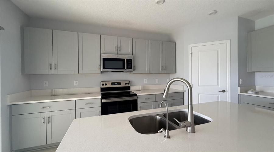 St Cloud, Florida 34772, 4 Bedroom Bedrooms, ,2 Bathroombathrooms,Residential,For Sale,Pine Tree Bridge,0,Mfrs5155612