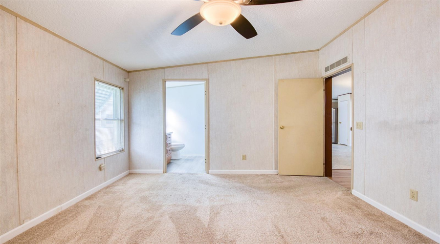 Oldsmar, Florida 34677, 2 Bedroom Bedrooms, ,2 Bathroombathrooms,Residential,For Sale,Blue Marlin,0,Mfrtb8442487