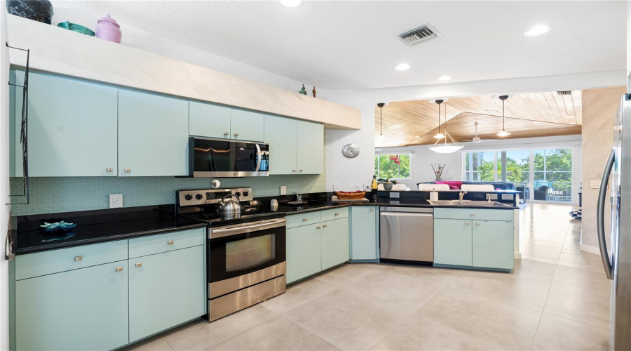 Sarasota, Florida 34242, 4 Bedroom Bedrooms, ,3 Bathroombathrooms,Residential,For Sale,Treasure Boat,0,Mfra4698813
