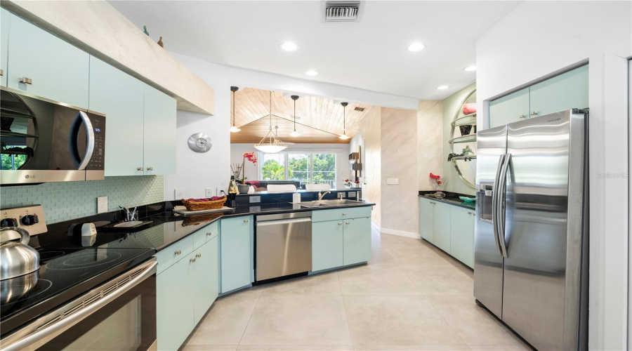Sarasota, Florida 34242, 4 Bedroom Bedrooms, ,3 Bathroombathrooms,Residential,For Sale,Treasure Boat,0,Mfra4698813
