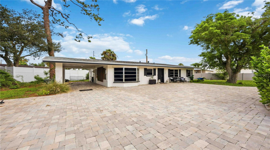 Sarasota, Florida 34231, 2 Bedroom Bedrooms, ,2 Bathroombathrooms,Residential,For Sale,Buccaneer,0,Mfra4700673