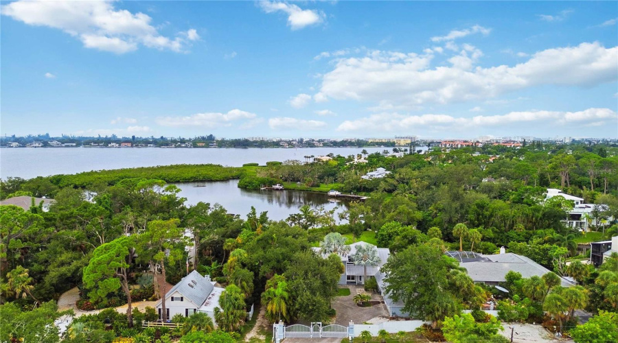 Sarasota, Florida 34231, 2 Bedroom Bedrooms, ,2 Bathroombathrooms,Residential,For Sale,Buccaneer,0,Mfra4700673