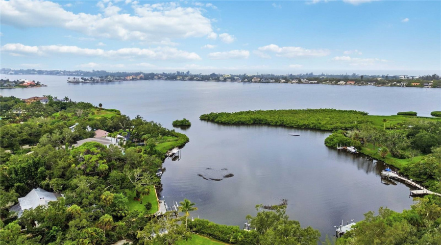 Sarasota, Florida 34231, 2 Bedroom Bedrooms, ,2 Bathroombathrooms,Residential,For Sale,Buccaneer,0,Mfra4700673