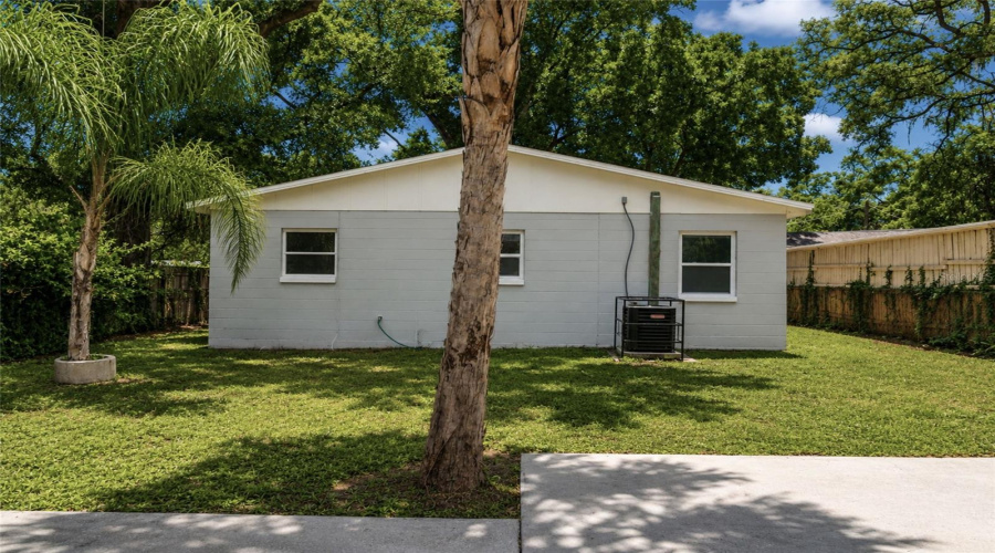 Tampa, Florida 33612, 3 Bedroom Bedrooms, ,1 Bathroombathrooms,Residential,For Sale,Elmer,0,Mfrtb8542632