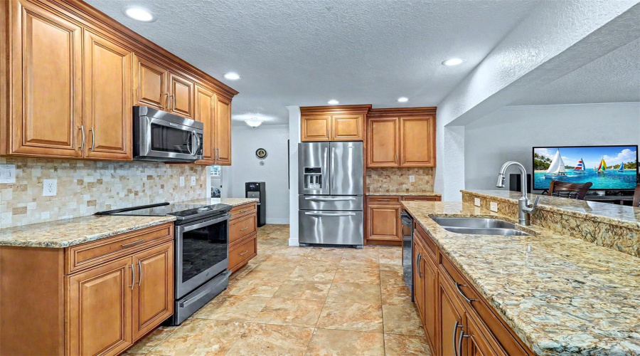 St Petersburg, Florida 33708, 3 Bedroom Bedrooms, ,2 Bathroombathrooms,Residential,For Sale,97Th,0,Mfrtb8541650