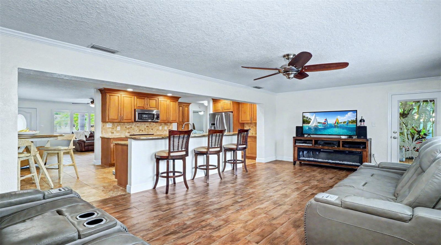 St Petersburg, Florida 33708, 3 Bedroom Bedrooms, ,2 Bathroombathrooms,Residential,For Sale,97Th,0,Mfrtb8541650
