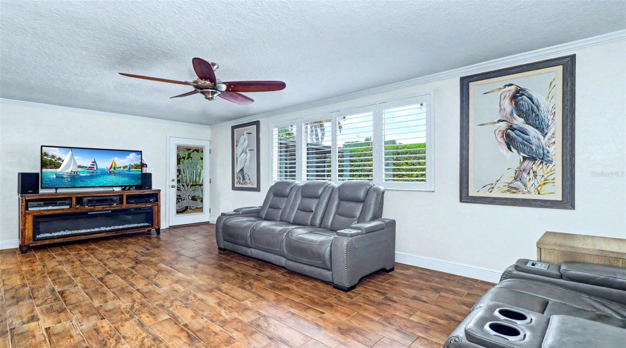 St Petersburg, Florida 33708, 3 Bedroom Bedrooms, ,2 Bathroombathrooms,Residential,For Sale,97Th,0,Mfrtb8541650