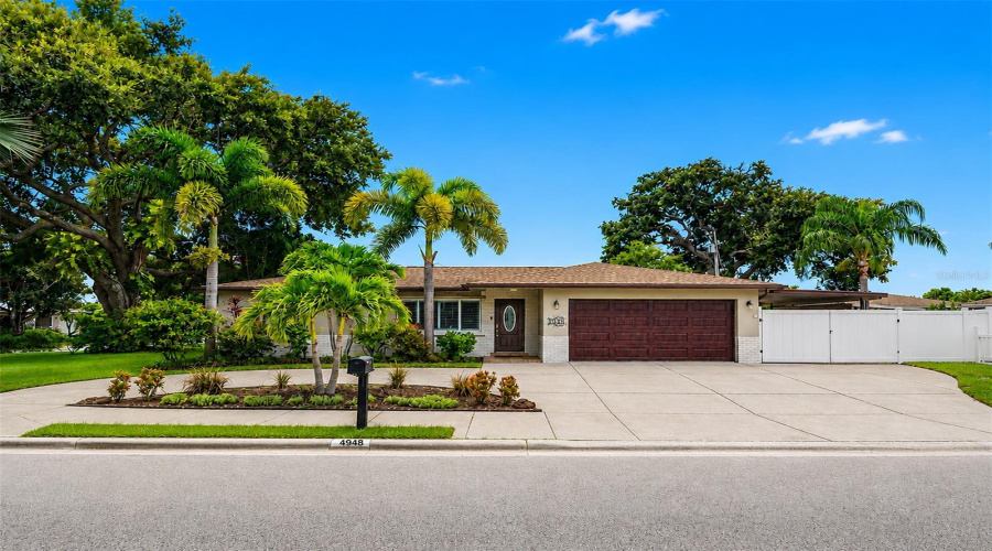 St Petersburg, Florida 33708, 3 Bedroom Bedrooms, ,2 Bathroombathrooms,Residential,For Sale,97Th,0,Mfrtb8541650