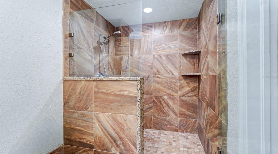 St Petersburg, Florida 33708, 3 Bedroom Bedrooms, ,2 Bathroombathrooms,Residential,For Sale,97Th,0,Mfrtb8541650