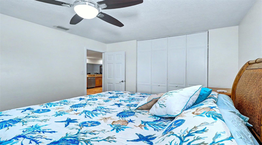 St Petersburg, Florida 33708, 3 Bedroom Bedrooms, ,2 Bathroombathrooms,Residential,For Sale,97Th,0,Mfrtb8541650