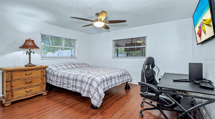 St Petersburg, Florida 33708, 3 Bedroom Bedrooms, ,2 Bathroombathrooms,Residential,For Sale,97Th,0,Mfrtb8541650