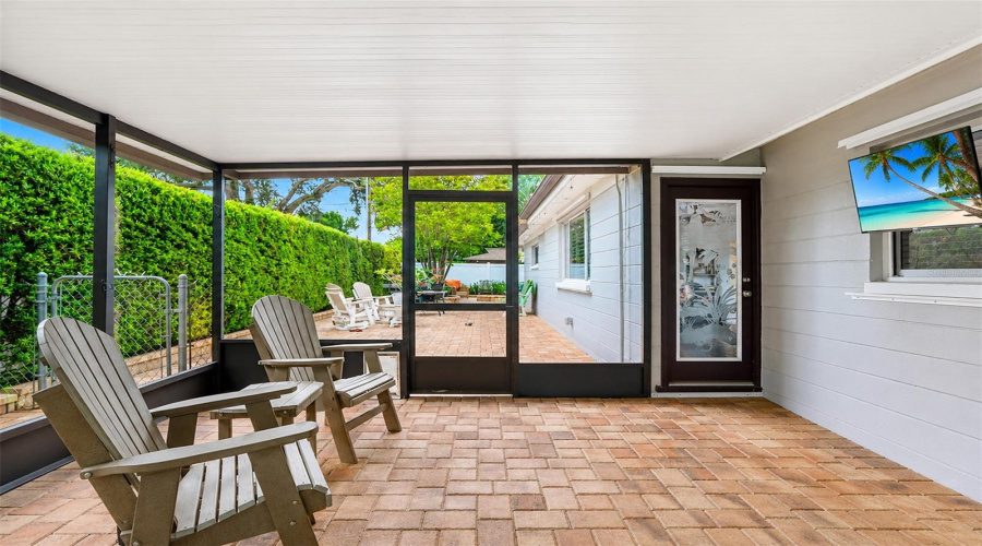 St Petersburg, Florida 33708, 3 Bedroom Bedrooms, ,2 Bathroombathrooms,Residential,For Sale,97Th,0,Mfrtb8541650