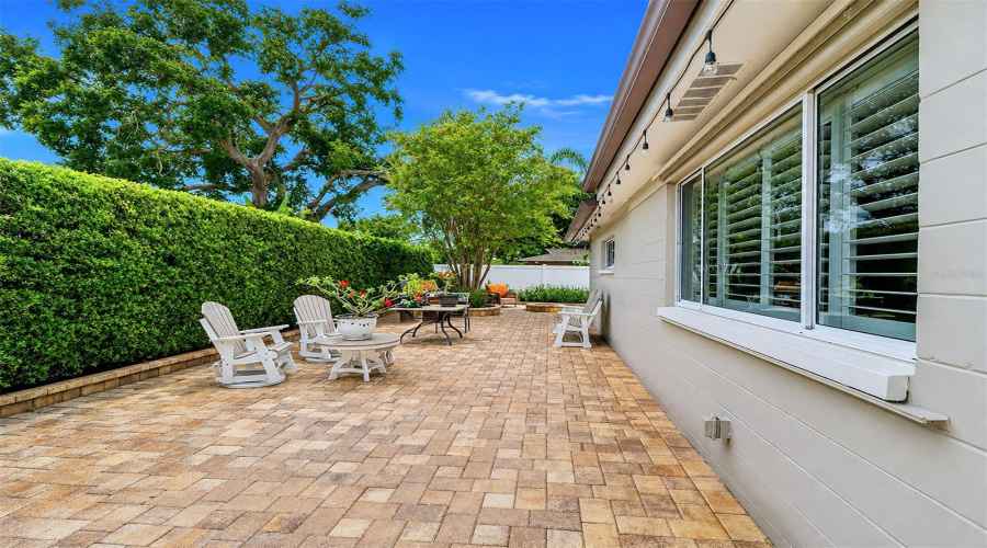 St Petersburg, Florida 33708, 3 Bedroom Bedrooms, ,2 Bathroombathrooms,Residential,For Sale,97Th,0,Mfrtb8541650