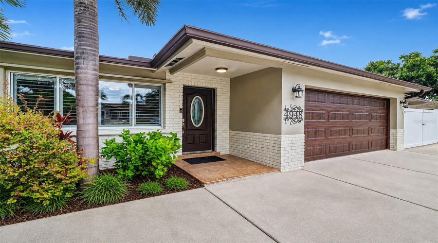 St Petersburg, Florida 33708, 3 Bedroom Bedrooms, ,2 Bathroombathrooms,Residential,For Sale,97Th,0,Mfrtb8541650