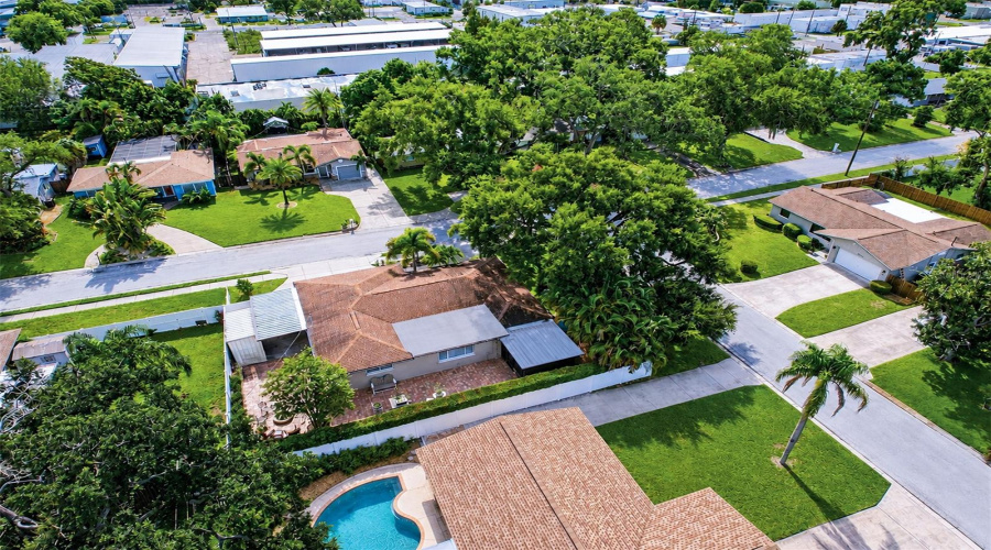 St Petersburg, Florida 33708, 3 Bedroom Bedrooms, ,2 Bathroombathrooms,Residential,For Sale,97Th,0,Mfrtb8541650