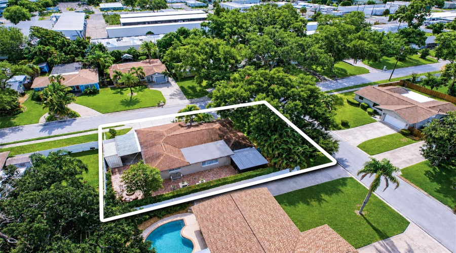 St Petersburg, Florida 33708, 3 Bedroom Bedrooms, ,2 Bathroombathrooms,Residential,For Sale,97Th,0,Mfrtb8541650