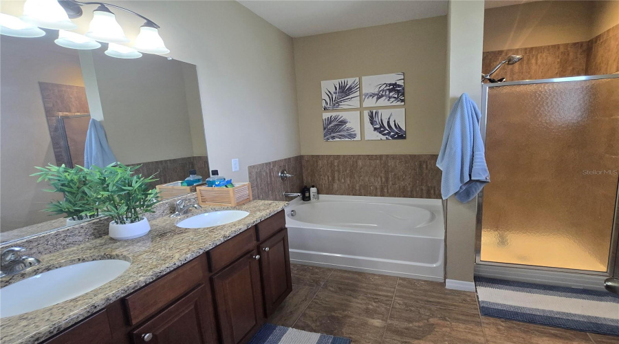 Sarasota, Florida 34238, 3 Bedroom Bedrooms, ,2 Bathroombathrooms,Residential,For Sale,Karpeal,0,Mfro6428385