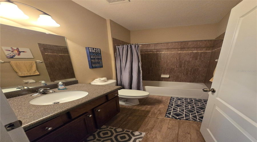 Sarasota, Florida 34238, 3 Bedroom Bedrooms, ,2 Bathroombathrooms,Residential,For Sale,Karpeal,0,Mfro6428385