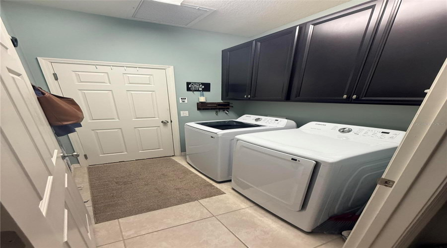 Sarasota, Florida 34238, 4 Bedroom Bedrooms, ,3 Bathroombathrooms,Residential,For Sale,Anise,0,Mfro6434460