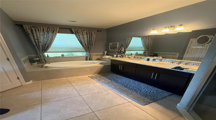 Sarasota, Florida 34238, 4 Bedroom Bedrooms, ,3 Bathroombathrooms,Residential,For Sale,Anise,0,Mfro6434460