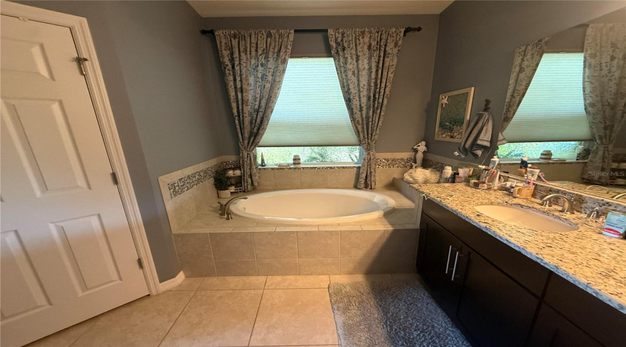 Sarasota, Florida 34238, 4 Bedroom Bedrooms, ,3 Bathroombathrooms,Residential,For Sale,Anise,0,Mfro6434460