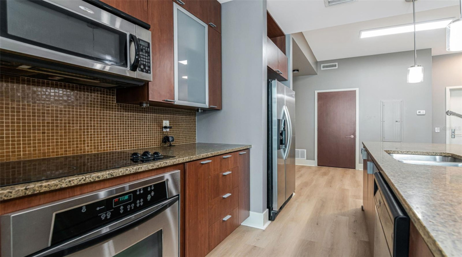 Tampa, Florida 33602, 2 Bedroom Bedrooms, ,2 Bathroombathrooms,Residential,For Sale,12Th,0,Mfrtb8536078