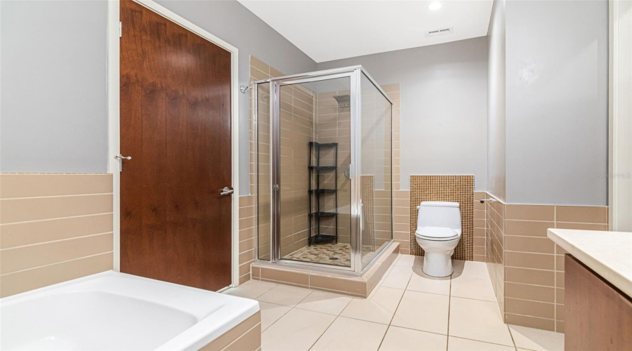 Tampa, Florida 33602, 2 Bedroom Bedrooms, ,2 Bathroombathrooms,Residential,For Sale,12Th,0,Mfrtb8536078