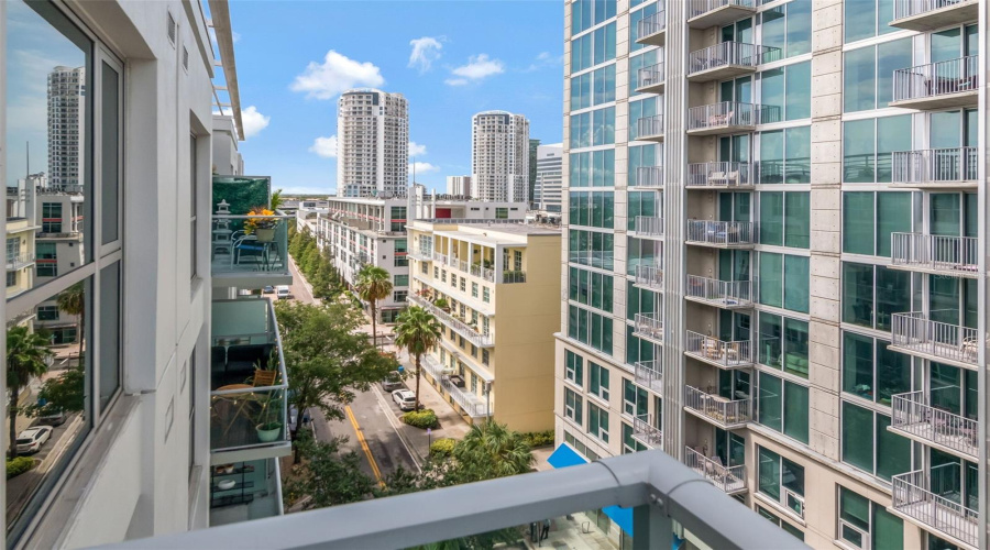 Tampa, Florida 33602, 2 Bedroom Bedrooms, ,2 Bathroombathrooms,Residential,For Sale,12Th,0,Mfrtb8536078