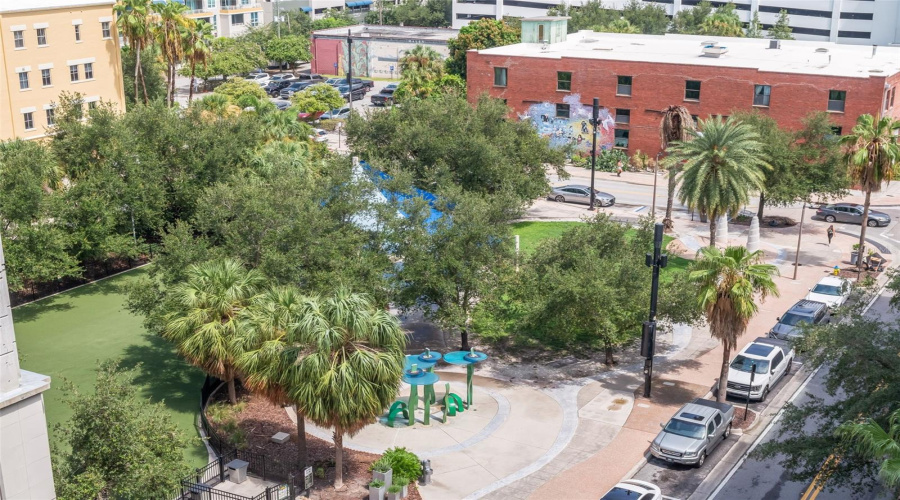 Tampa, Florida 33602, 2 Bedroom Bedrooms, ,2 Bathroombathrooms,Residential,For Sale,12Th,0,Mfrtb8536078
