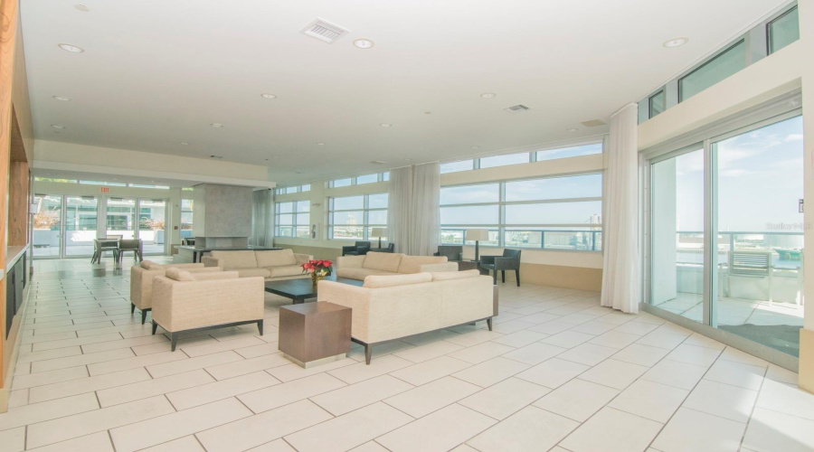 Tampa, Florida 33602, 2 Bedroom Bedrooms, ,2 Bathroombathrooms,Residential,For Sale,12Th,0,Mfrtb8536078