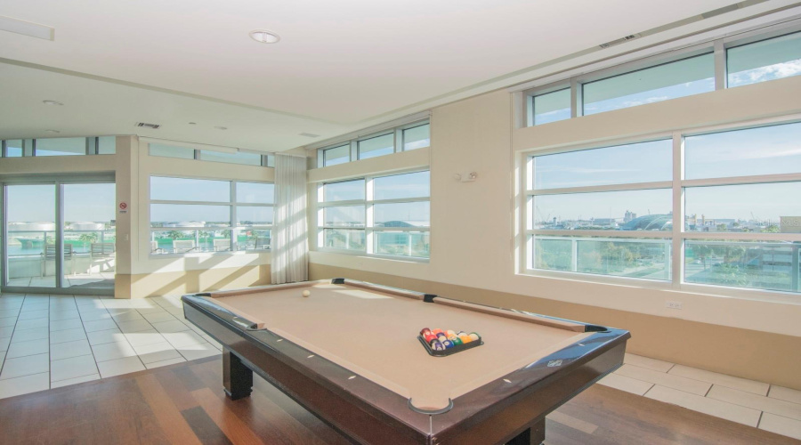 Tampa, Florida 33602, 2 Bedroom Bedrooms, ,2 Bathroombathrooms,Residential,For Sale,12Th,0,Mfrtb8536078