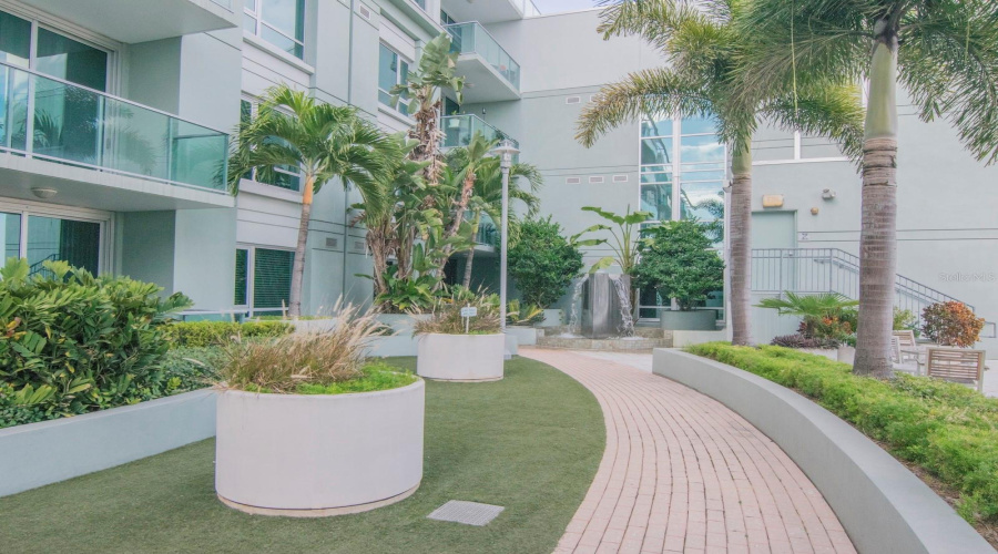 Tampa, Florida 33602, 2 Bedroom Bedrooms, ,2 Bathroombathrooms,Residential,For Sale,12Th,0,Mfrtb8536078
