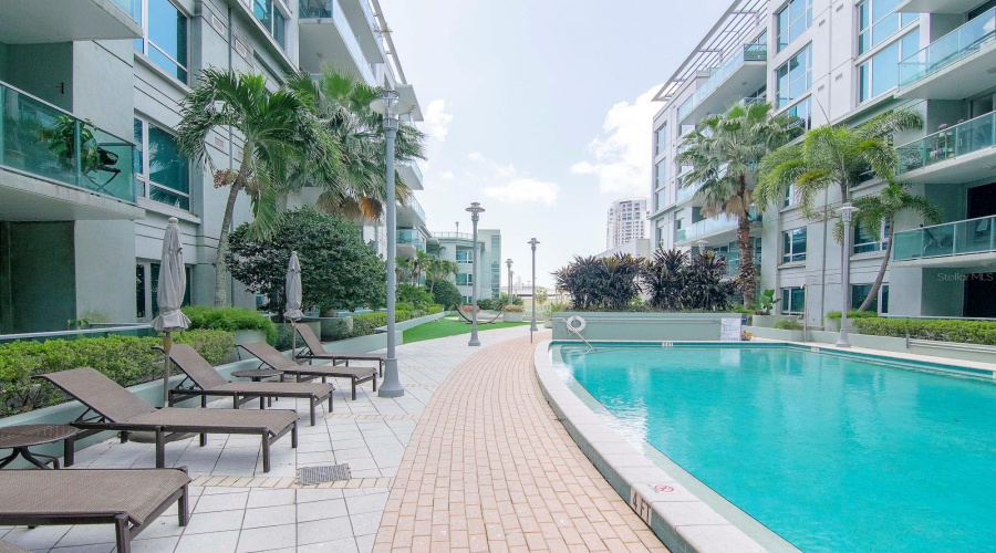 Tampa, Florida 33602, 2 Bedroom Bedrooms, ,2 Bathroombathrooms,Residential,For Sale,12Th,0,Mfrtb8536078