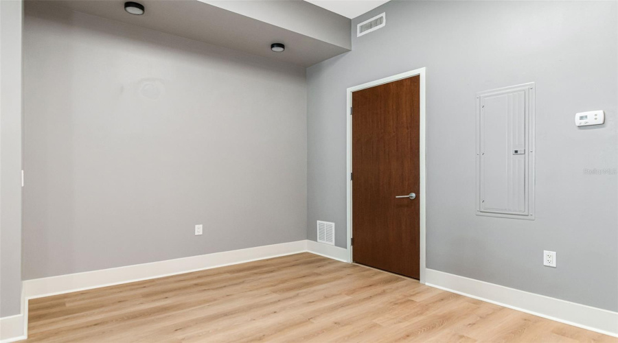 Tampa, Florida 33602, 2 Bedroom Bedrooms, ,2 Bathroombathrooms,Residential,For Sale,12Th,0,Mfrtb8536078