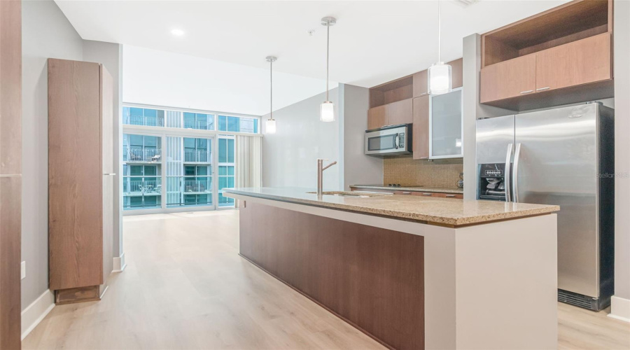 Tampa, Florida 33602, 2 Bedroom Bedrooms, ,2 Bathroombathrooms,Residential,For Sale,12Th,0,Mfrtb8536078