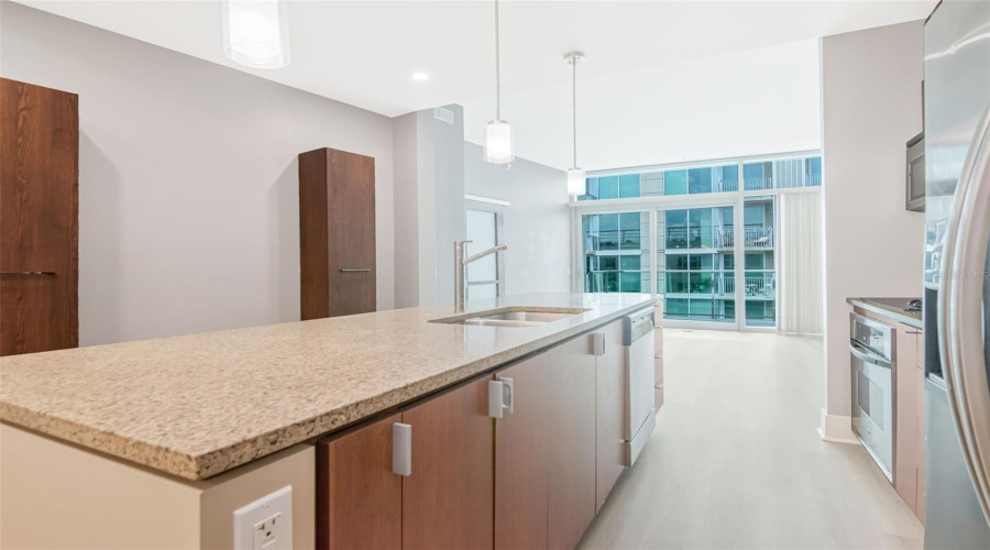 Tampa, Florida 33602, 2 Bedroom Bedrooms, ,2 Bathroombathrooms,Residential,For Sale,12Th,0,Mfrtb8536078