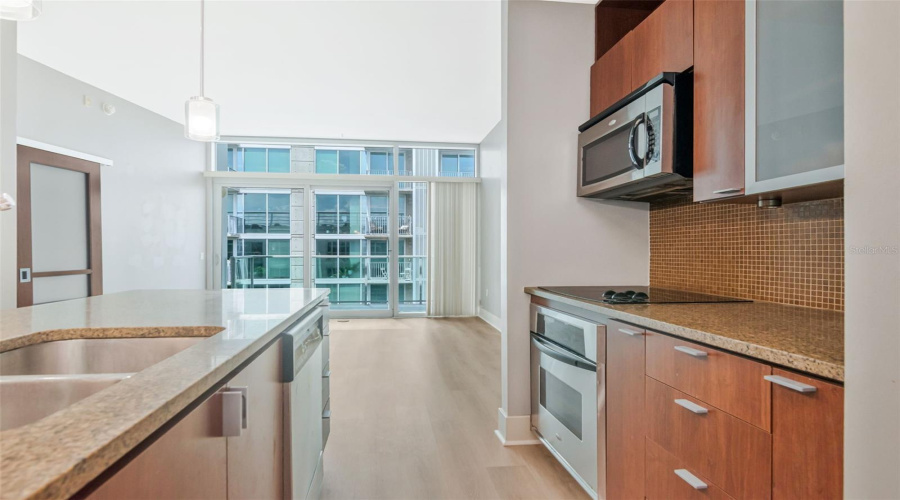 Tampa, Florida 33602, 2 Bedroom Bedrooms, ,2 Bathroombathrooms,Residential,For Sale,12Th,0,Mfrtb8536078