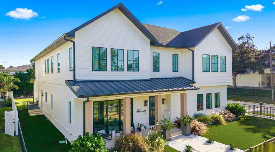 Tampa, Florida 33602, 3 Bedroom Bedrooms, ,2 Bathroombathrooms,Residential,For Sale,Warren,0,Mfrtb8539750