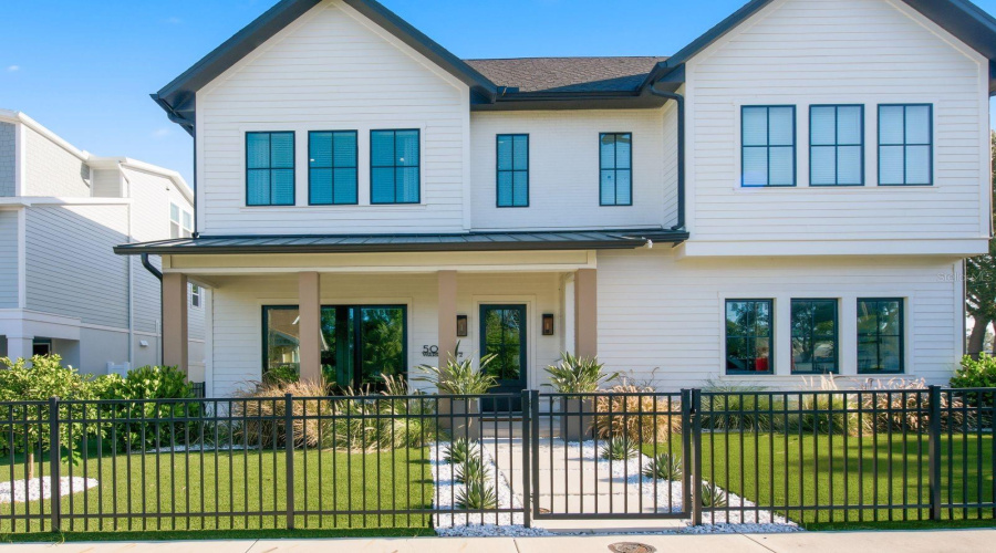 Tampa, Florida 33602, 3 Bedroom Bedrooms, ,2 Bathroombathrooms,Residential,For Sale,Warren,0,Mfrtb8539750