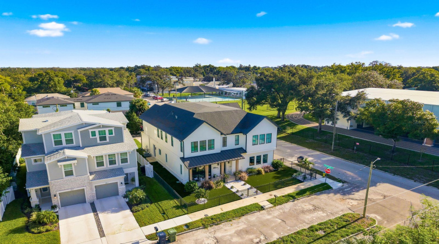 Tampa, Florida 33602, 3 Bedroom Bedrooms, ,2 Bathroombathrooms,Residential,For Sale,Warren,0,Mfrtb8539750